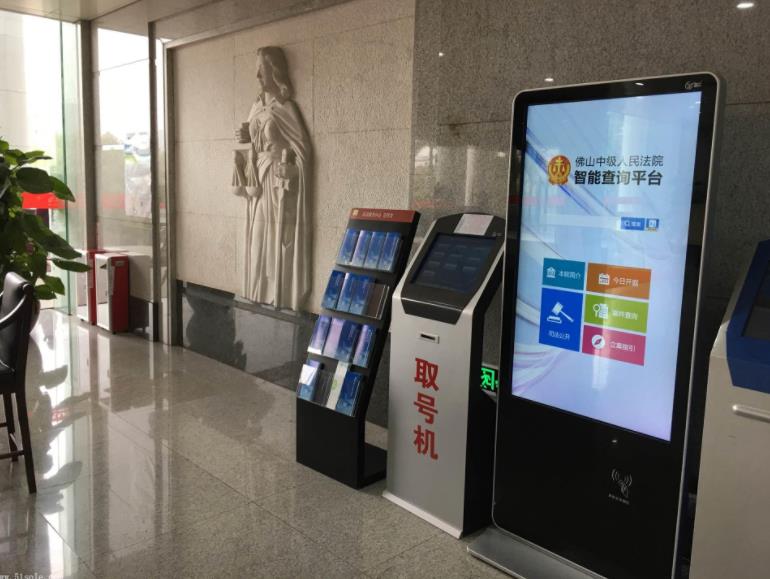 立式液晶廣告機(jī)為什么受歡迎，有什么特性？